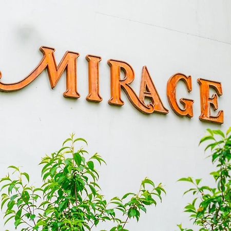 Hotel Mirage Срінагар Екстер'єр фото